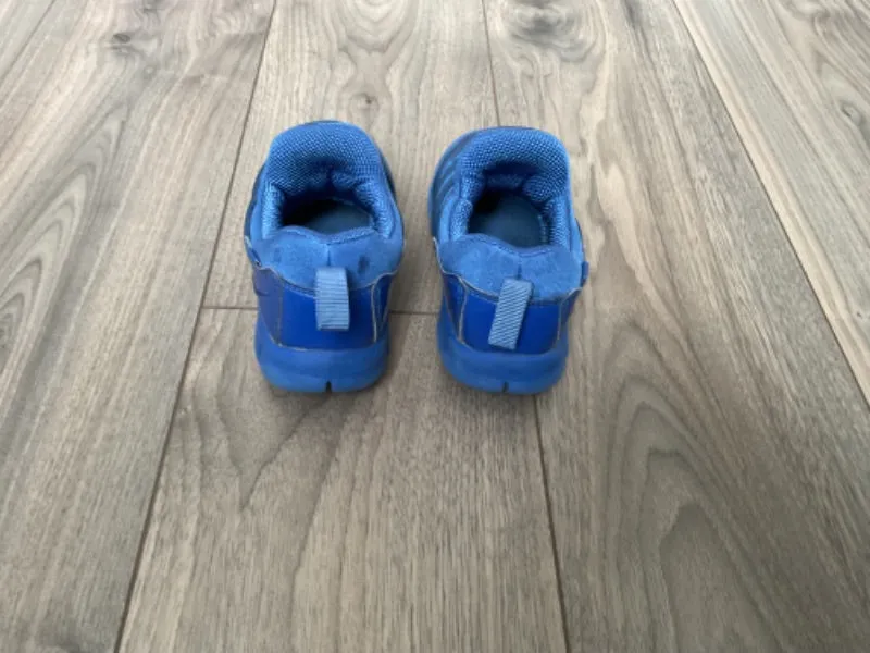Boys Blue Nike slip on shoe Size 9, Shoes 9 (Toddler:2-4yr)