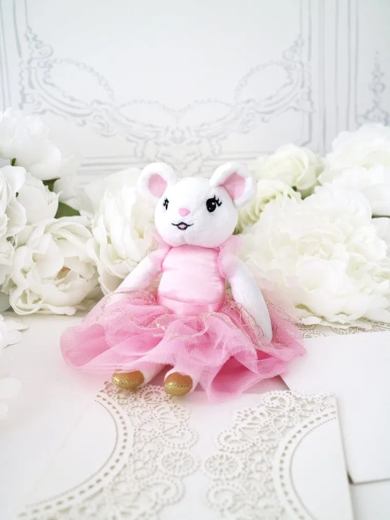 Bunnies By The Bay Claris The Chicest Mouse in Paris
