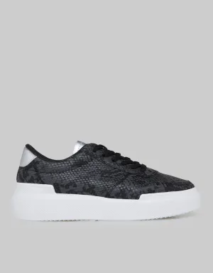 Details Sneakers Woman Motif